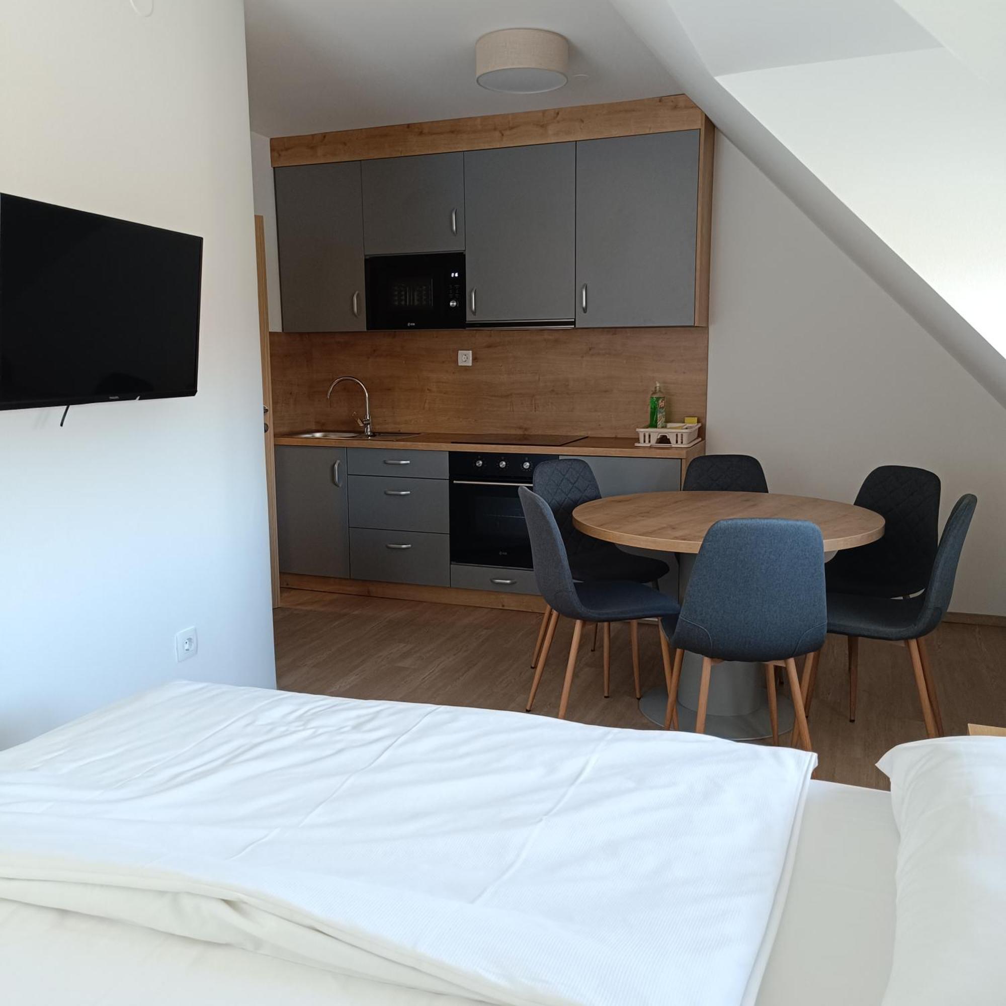 Guesthouse Haler Podcetrtek Ngoại thất bức ảnh